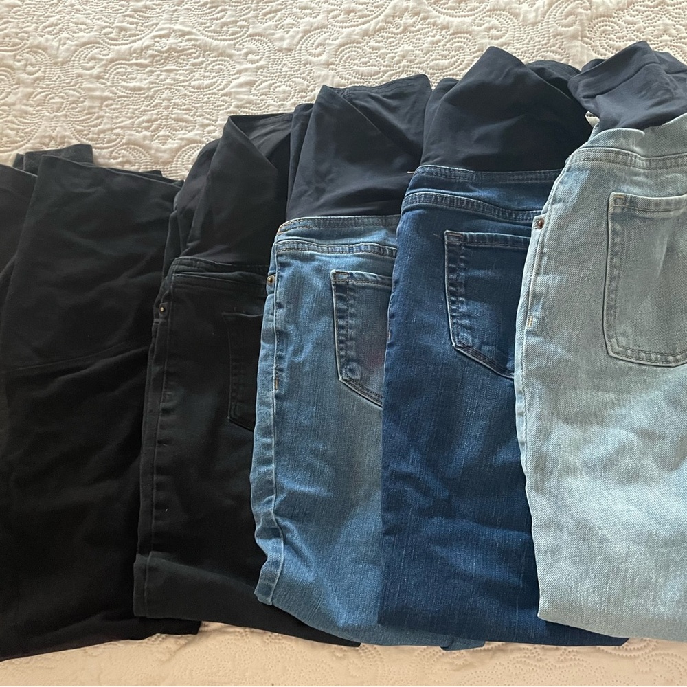 Maternity clothes lot